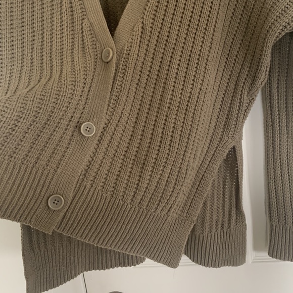 Express trendy cardigan sweater size medium but fits large - Picture 5 of 9